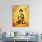 Målning av den gyllene Buddha. Original av god kvalitet, hängde på en vägg ovanför en soffa i ett vardagsrum