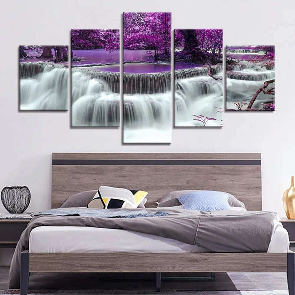 Målning vattenfall och lila landskap