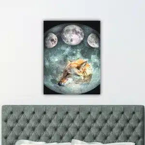 Målning av vargmånen. God kvalitet, original, hängde på en vägg ovanför en soffa i ett vardagsrum