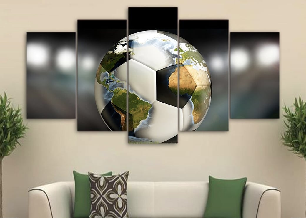 Världskarta på en fotbollsboll