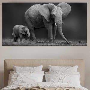 Målning elefant och hans son i svart och vitt