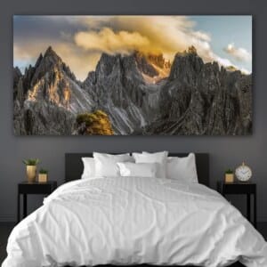 Bild Extravagant berg. God kvalitet, original, hängde på väggen ovanför en säng i ett vardagsrum
