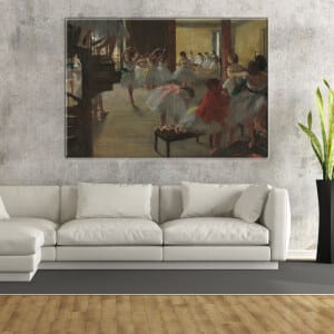 Degas målning Den dansande klassen. Original av god kvalitet, hängde på en vägg ovanför en soffa i ett vardagsrum