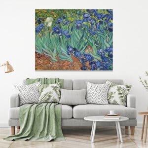 Van Goghs Irismålning. God kvalitet, original, hänger på väggen ovanför en soffa i ett vardagsrum