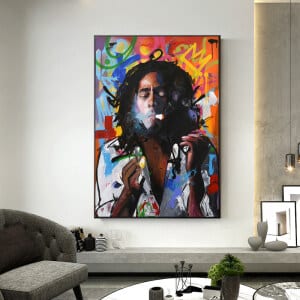 Föreställ dig Bob Marley, reggaekungen. God kvalitet, original, hängde på en vägg ovanför en soffa i ett vardagsrum