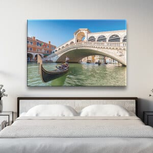 Målning Venedig båt i kanalen. God kvalitet, original, hänger över en soffa i ett hus