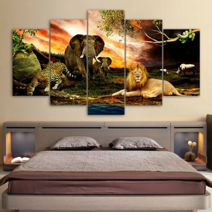 Afrikansk målning djungeldjur. God kvalitet, original, hängde på en vägg ovanför en säng i ett hus