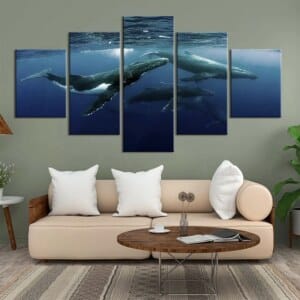 Målning av valar som simmar i en grupp. God kvalitet, original, hängde på en vägg ovanför en soffa i ett vardagsrum