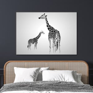 Giraffer stencil effekt. God kvalitet, original, hängde på en vägg ovanför en säng i ett hus