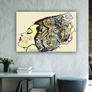 Afrikansk abstrakt kvinnomålning. God kvalitet, original, hänger på en vägg ovanför ett bord i ett hus